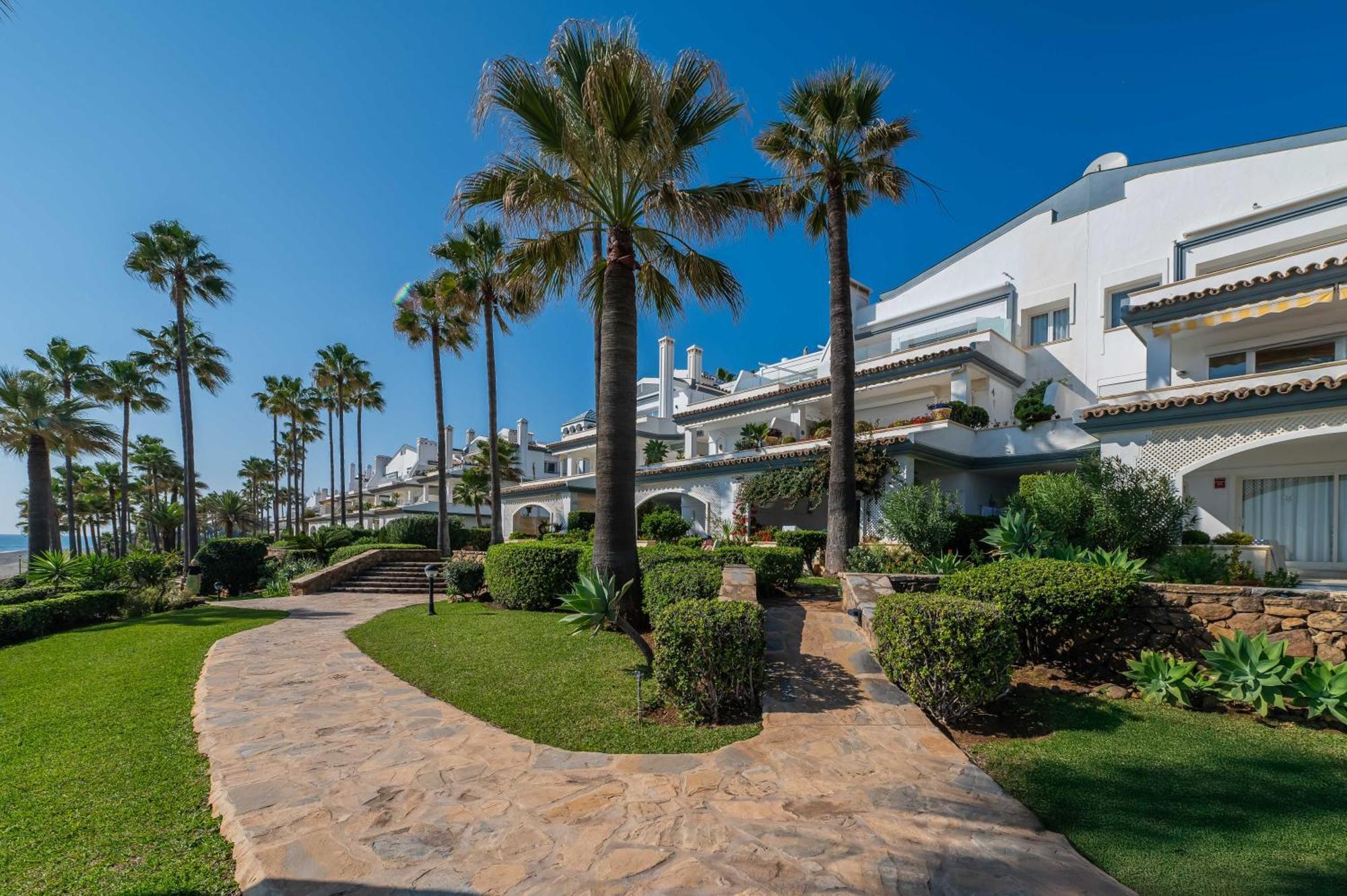 Dominion Beach Apartment Estepona Exteriör bild